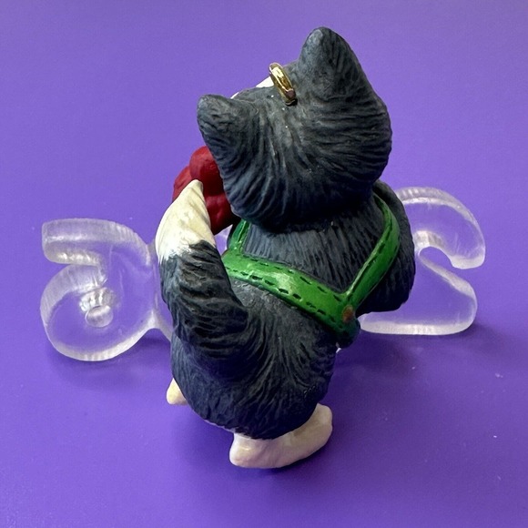 Hallmark Cool Decade 2006 Husky Dog Polar Animal Figurines Dated Discontinued - Picture 2 of 5